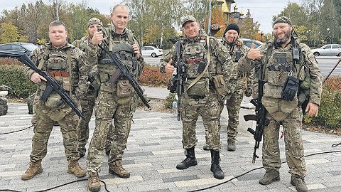 Один день Белгорода: Здесь охотятся за дронами и ходят на концерты при фонариках